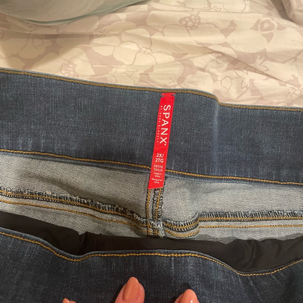 Brand new! Size 20 petite, good for those with shorter legs or a cropped look